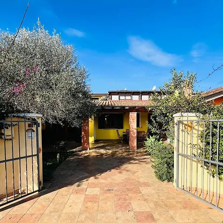 Fami House Tatil Evi Bari Sardo