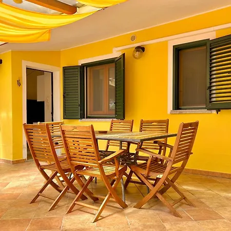 Fami House